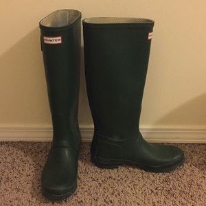 ✨ Hunter rain boots, tall, Size 9 ✨